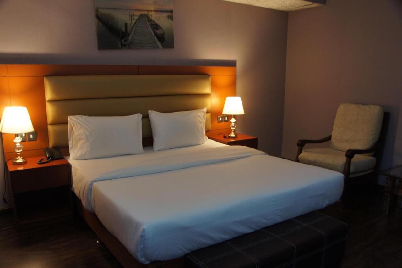 Three 888 Hotel دبي المظهر الخارجي الصورة