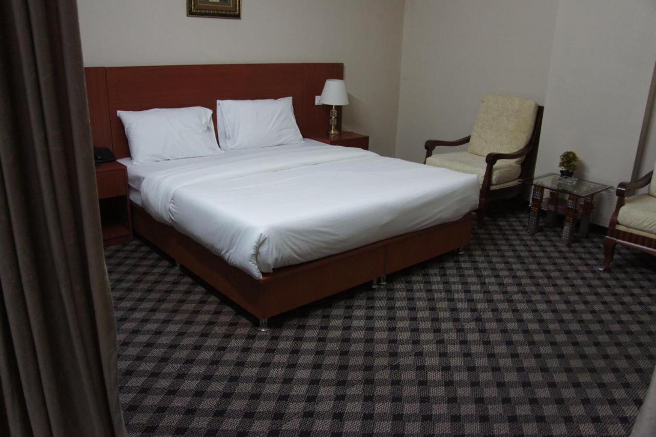 Three 888 Hotel دبي المظهر الخارجي الصورة